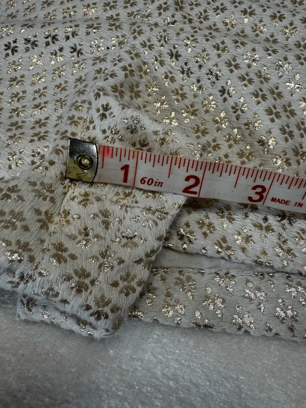 Abercrombie & Fitch Cream Metallic Jaquard Floral Print Trouser Short Size 10 - Image 8