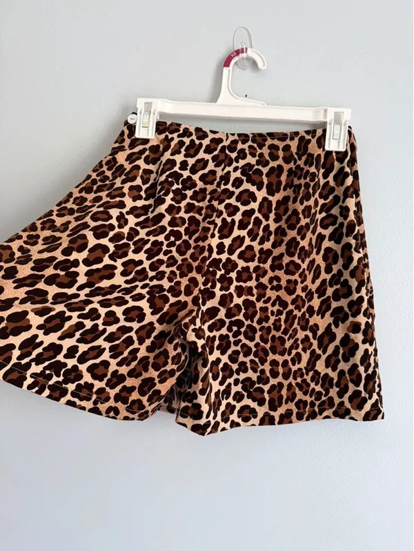 Vintage Newport News Leopard Print Skort Size 4 Y2K - Image 3