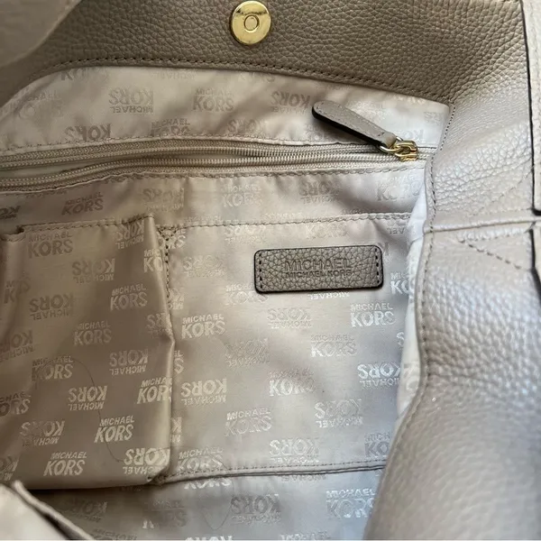Michael Kors Jamesport Leather Hobo Large Shoulder Bag Taupe Tan Nude Gold - Image 9
