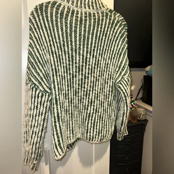 POL Two-Tone Woven Mock Neck Sweater Multi Green & White - Image 8