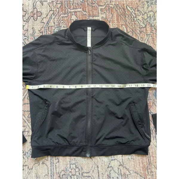 Lululemon Final Lap Jacket Black Perforated Mesh Lightweight Athletic Coat - Image 13