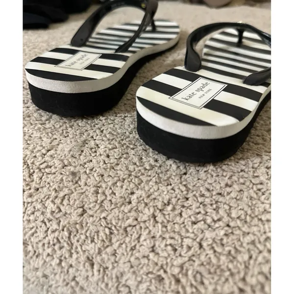 Kate spade flip flops - Image 6