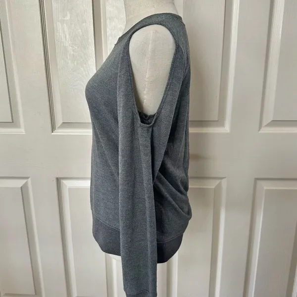 Aerie grey cut out shoulder long sleeved sweatshirt - Image 2