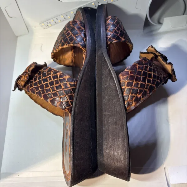 Real Leather Flower Embellished Sandals Handmade From Jamaica Size 8 - Image 9