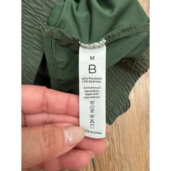 BCG Women's Olive Green Running Shorts Medium Zip Pocket‎ Activewear - Image 4