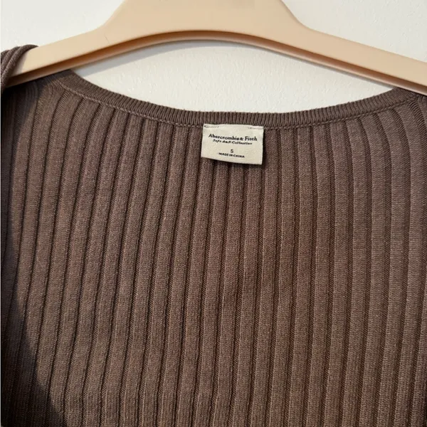 Abercrombie & Fitch Soft AF Collection Brown Cropped Ribbed Crossover Sweater - Image 6