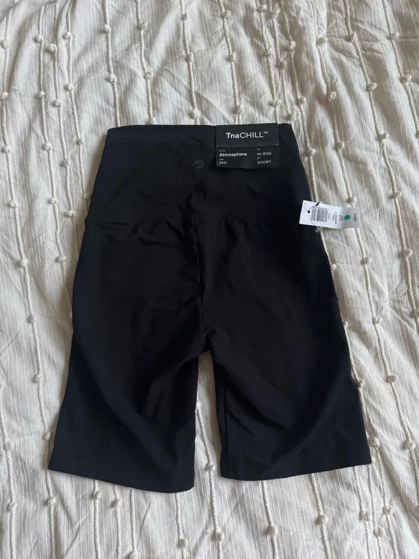 Aritzia TNA Shorts - Image 5