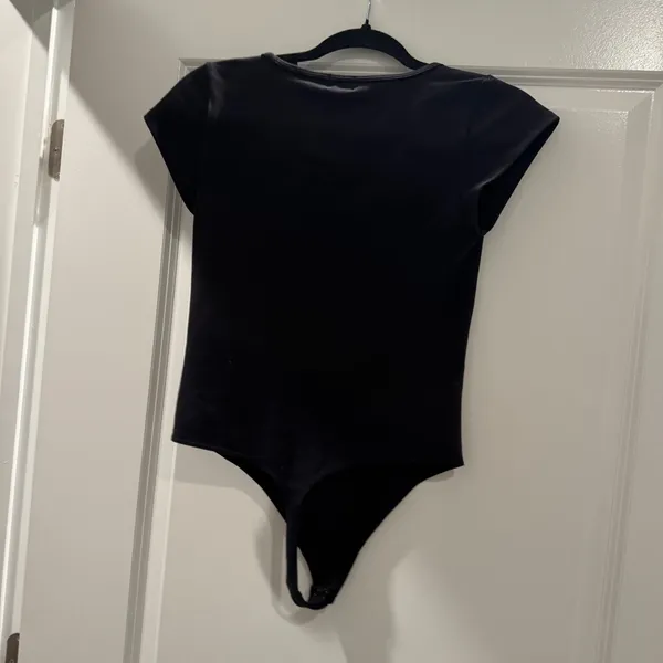 Aritzia Wilfred Free Black Bodysuit Scoop Neck Small - Image 3