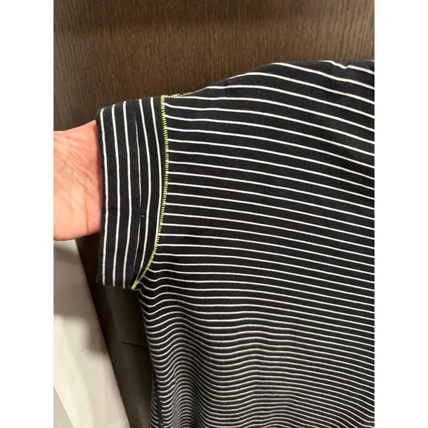 Lululemon women's short sleeve Stripe size 12 - Image 2