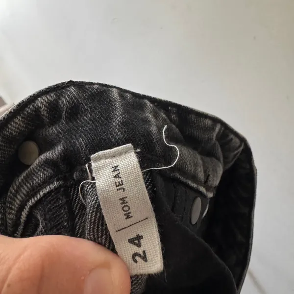 PacSun Faded Black Wash Mom Jeans Size‎ 24 - Image 8