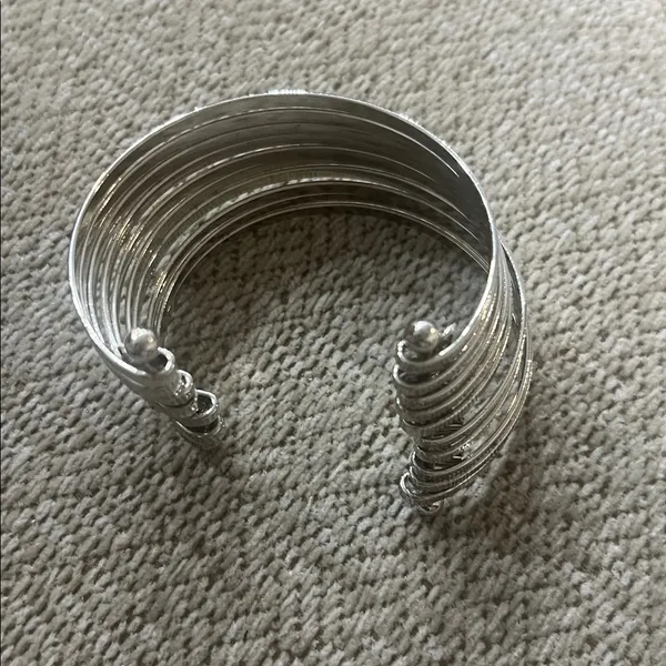 C1946 Jewelry Brand cuff slinky braclet Silver - Image 4