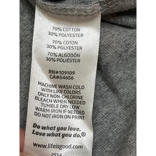 Life Is Good V-Neck Crusher Tee Winter Cabin Snowy Waterfront Shirt Size S - Image 5