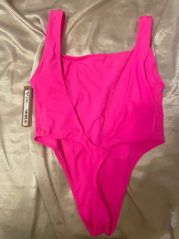 SKIMS Fits Everybody High Cut Bodysuit - Image 3