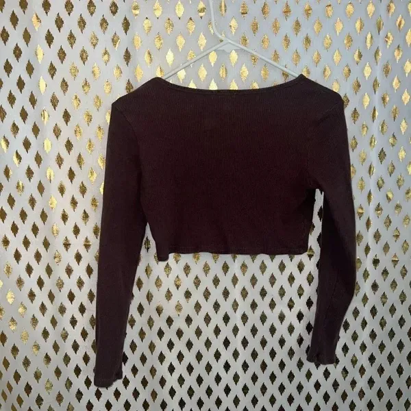 Long sleeve brown crop top size L￼ - Image 2