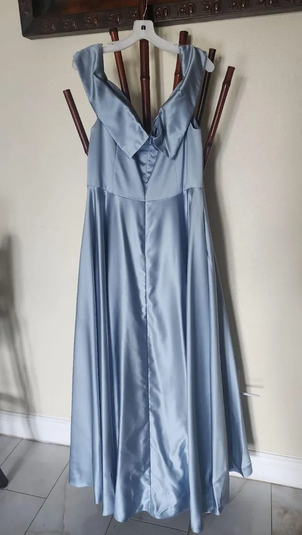 Blue gown Size 16W - Image 8