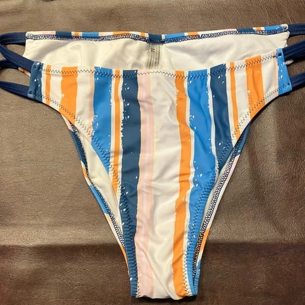 New Cupshe Bikini Womens Medium Navy Plunge Bikini Top Striped Bottom Flaw‎ - Image 7