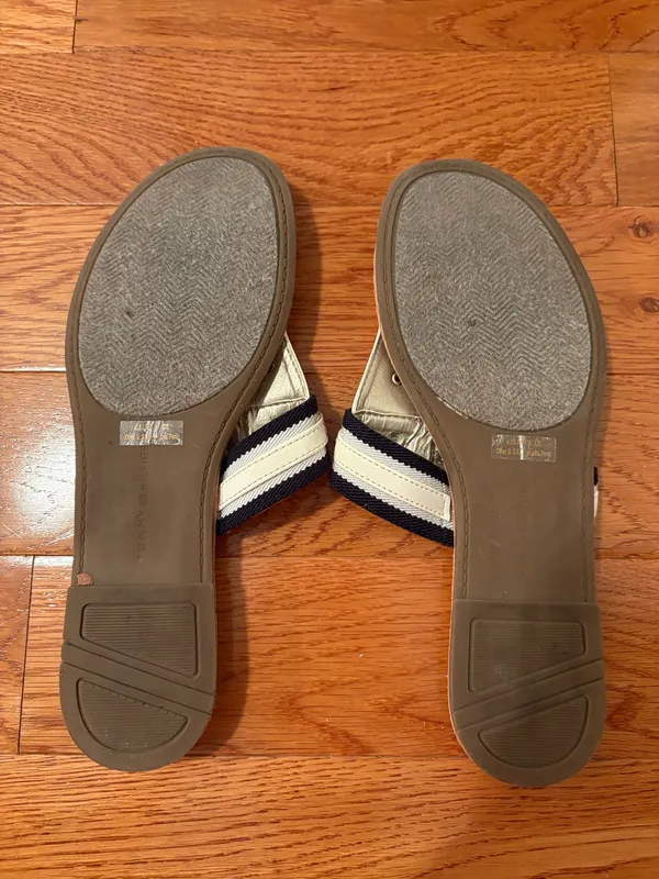 Tommy Hilfiger flip flops - Image 5