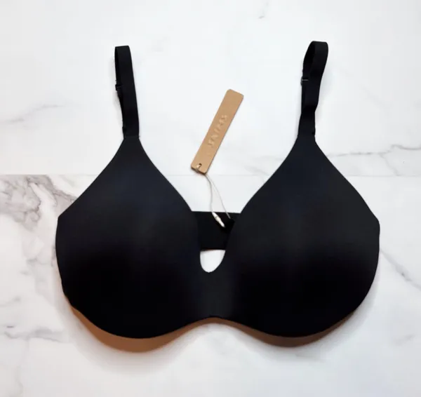 NWT Skims Wireless Form Push-Up Plunge Bra  - Image 2