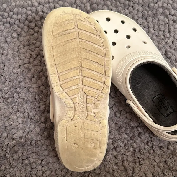 Crocs sandals slip-On Strap Shoe faux Fur Solid white Men's Size 9 - Image 8