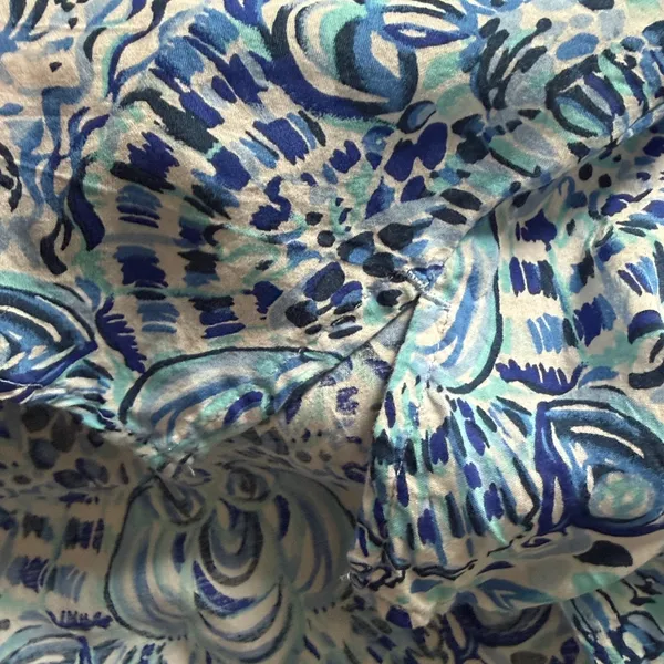 Lilly Pulitzer Blue and White Patterned Blouse Size Medium Bell Sleeves Rayon - Image 7