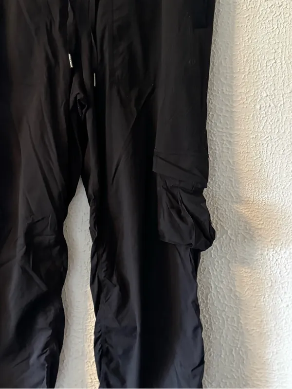 Lululemon Beyond the Studio Ruched Cargo pants LW5GILS black - Image 3