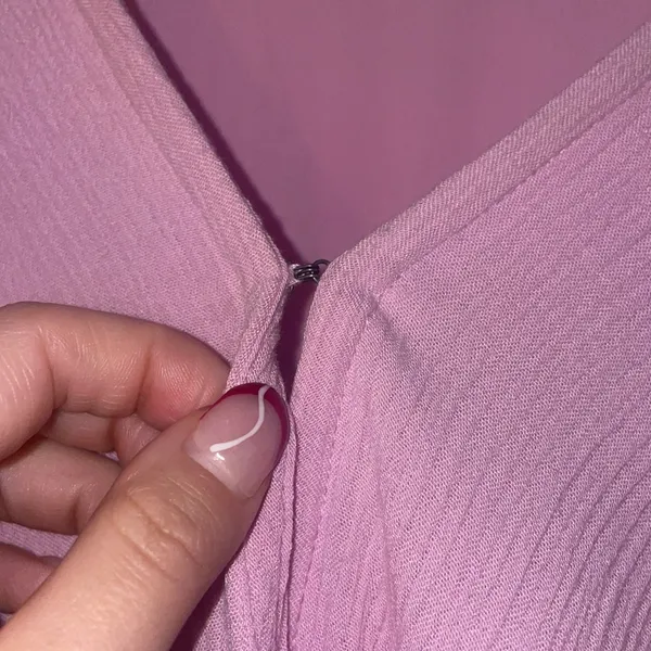 Abercrombie & Fitch pink crop top - Image 6