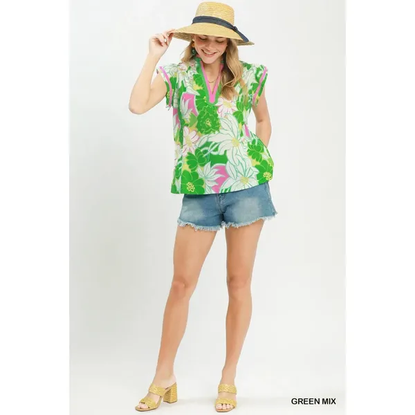 Umgee‎ Bold Floral Flutter Sleeve Top - Green Mix - Medium - Image 5
