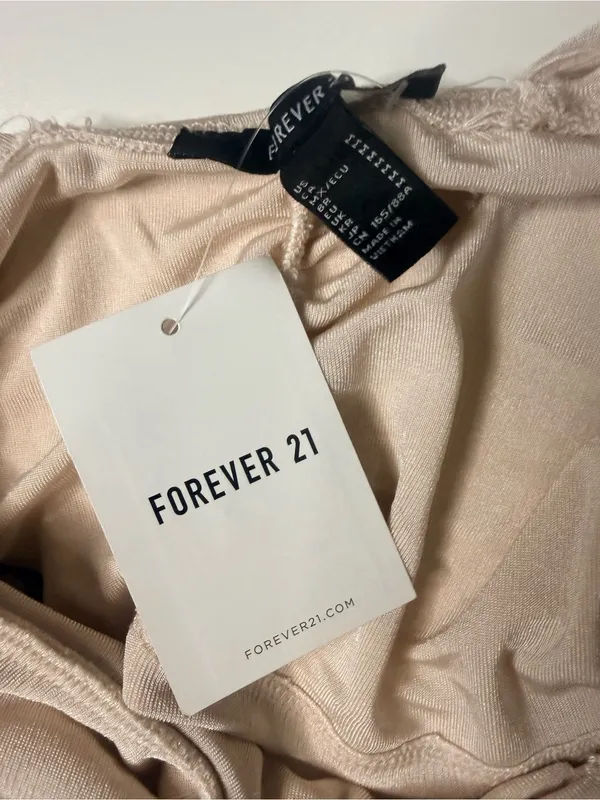 Forever 21 Beige Ruched Halter Cross-Back Crop Top - Image 7