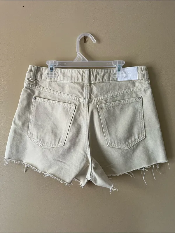 Zara Pale Yellow Raw-Hem Denim Shorts - Image 4
