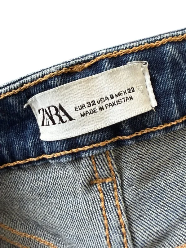 ZARA Medium Wash Straight Leg Jeans Size US 0 - Image 2