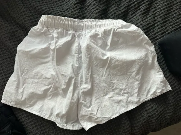Alo yoga shorts - Image 6