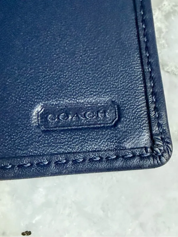 Vintage Coach Blue Leather Turnlock Checkbook Wallet Contrast Stitching - Image 13
