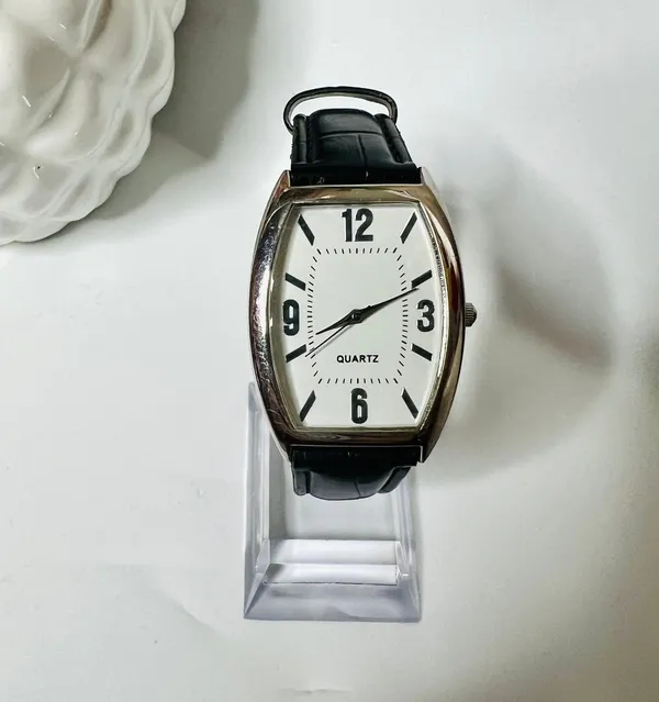 Classic Watch Black - Image 2