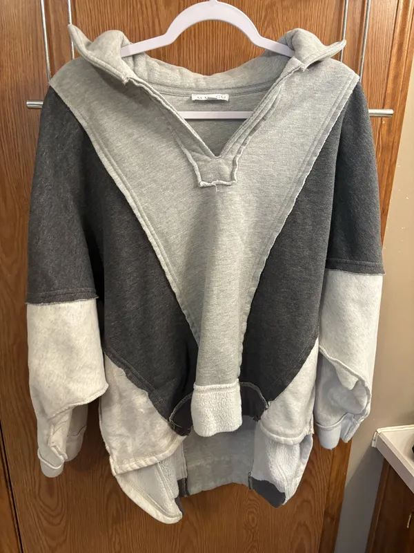 Aemi + Co Grey OverSized Sweatshirt Gray - Image 2