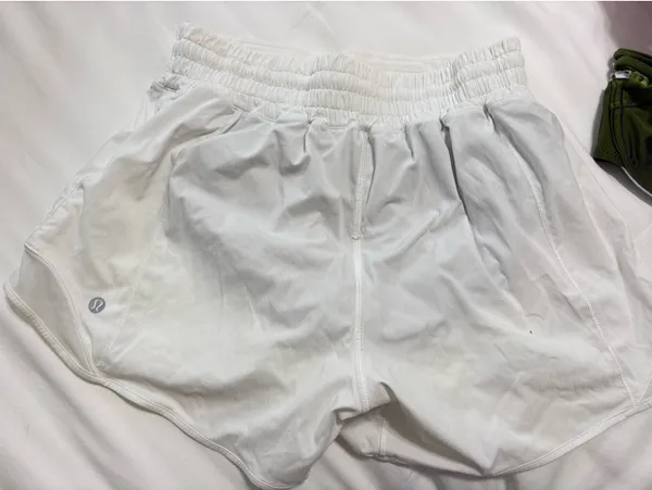 Lululemon Hotty Hot 4" - Image 2