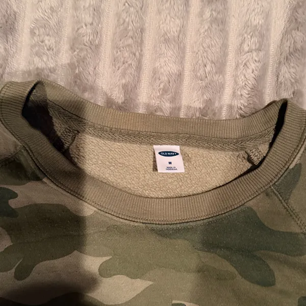 Old Navy Womens Green Camo Raglan Long Sleeve Crewneck Sweatshirt Size M‎ - Image 3
