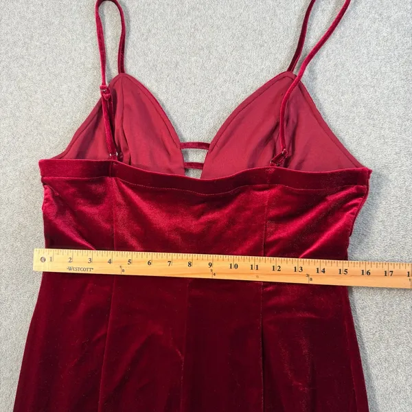 Haute Monde Women's XL Burgundy Velvet Strappy V-Neck Midi Bodycon Dress - Image 11