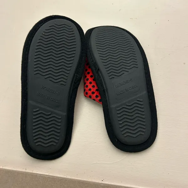 Georgia Red and Black Logo Slippers-no flaws! 8 - Image 7
