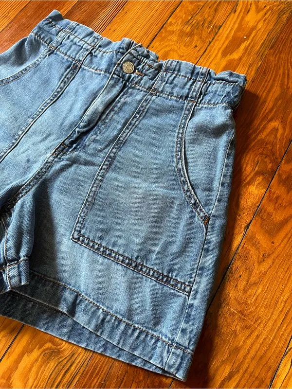 Banana Republic Light Blue Denim Elastic-Waist Shorts - Image 2