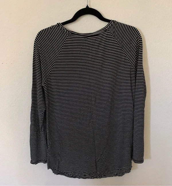 American Eagle Soft and Sexy Black White Striped Long Sleeve Tee Size Medium - Image 7