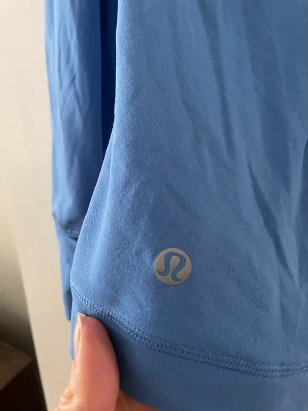 It’s Rulu Lululemon Long Sleeve - Image 8