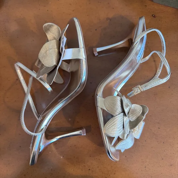 Steve Madden Amani Floral Heeled Sandals Gold Metallic Size 10 NWOT - Image 7
