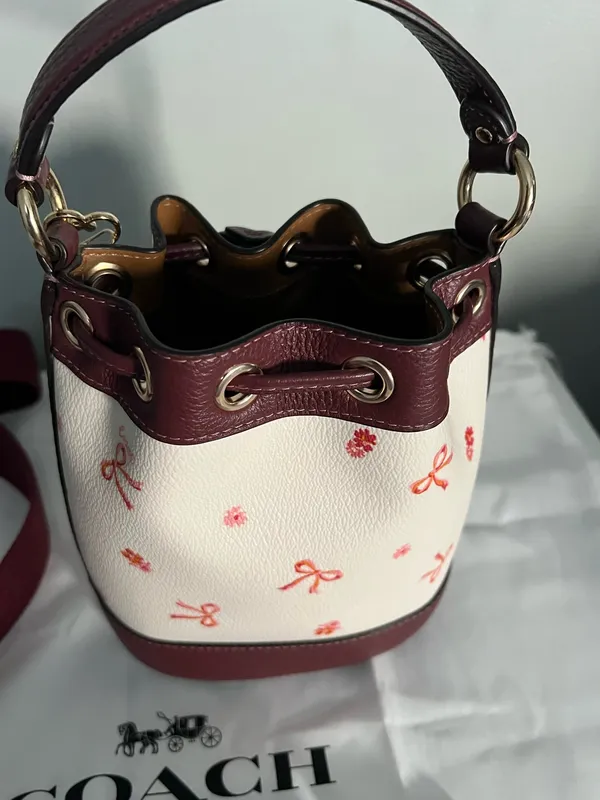 Coach  - Image 9