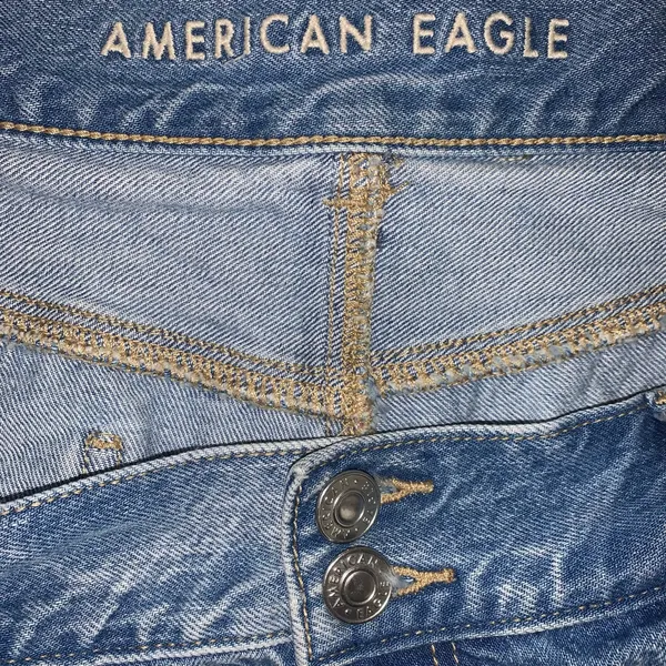 Womens Size 10 American Eagle Mom Shorts Denim Shorts Pleated Cuffed - Image 3