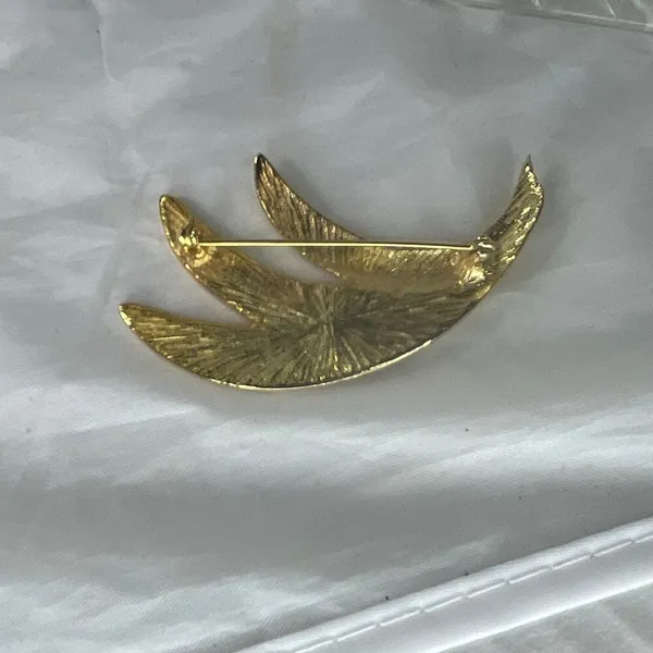Vintage Monet wings red gold tone brooch - Image 4
