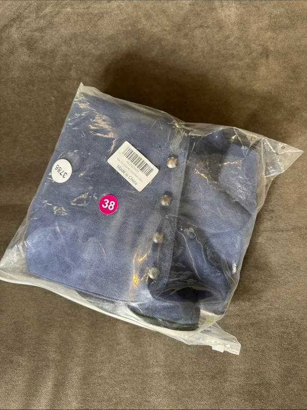 Tall Blue Faux Suede Lace-Up Women’s Boots Size 7 (38) NEW - Image 13