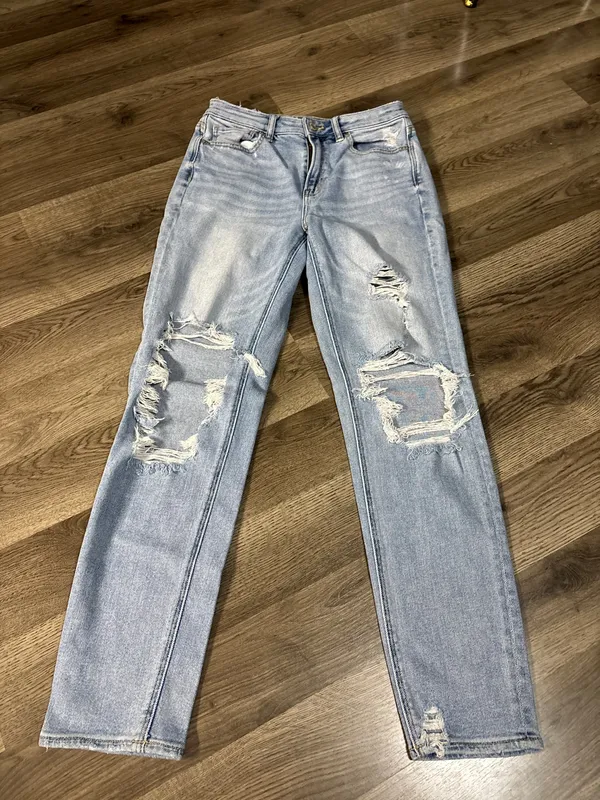 American Eagle Mom Jeans - Image 2