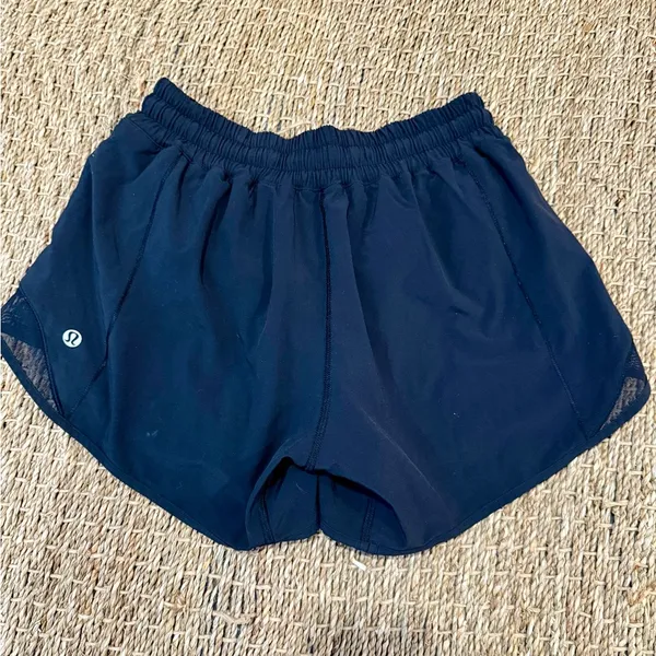 Lululemon - Hotty Hot Shorts Black Size 4 Tall - Image 3