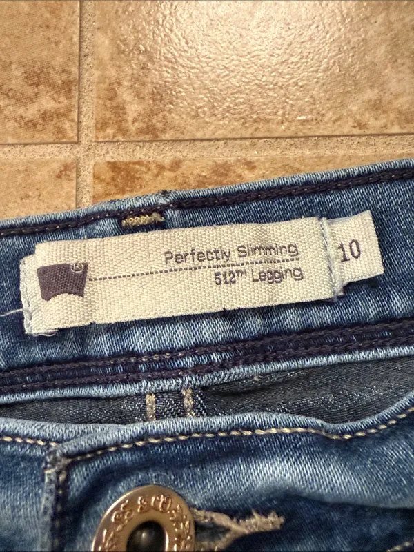 Levi's Women's Light Blue Skinny Jeans - Image 2
