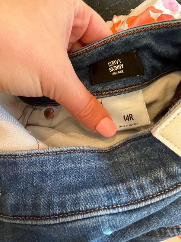 Express Curvy High Rise Skinny Jeans - Image 6